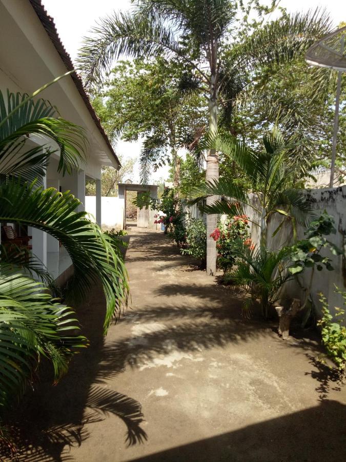 Ani Bungalows Гили Траванган Экстерьер фото